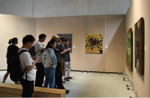 “半开”新青年艺术展在成都市新都区石板滩开幕_fororder_未标题-1