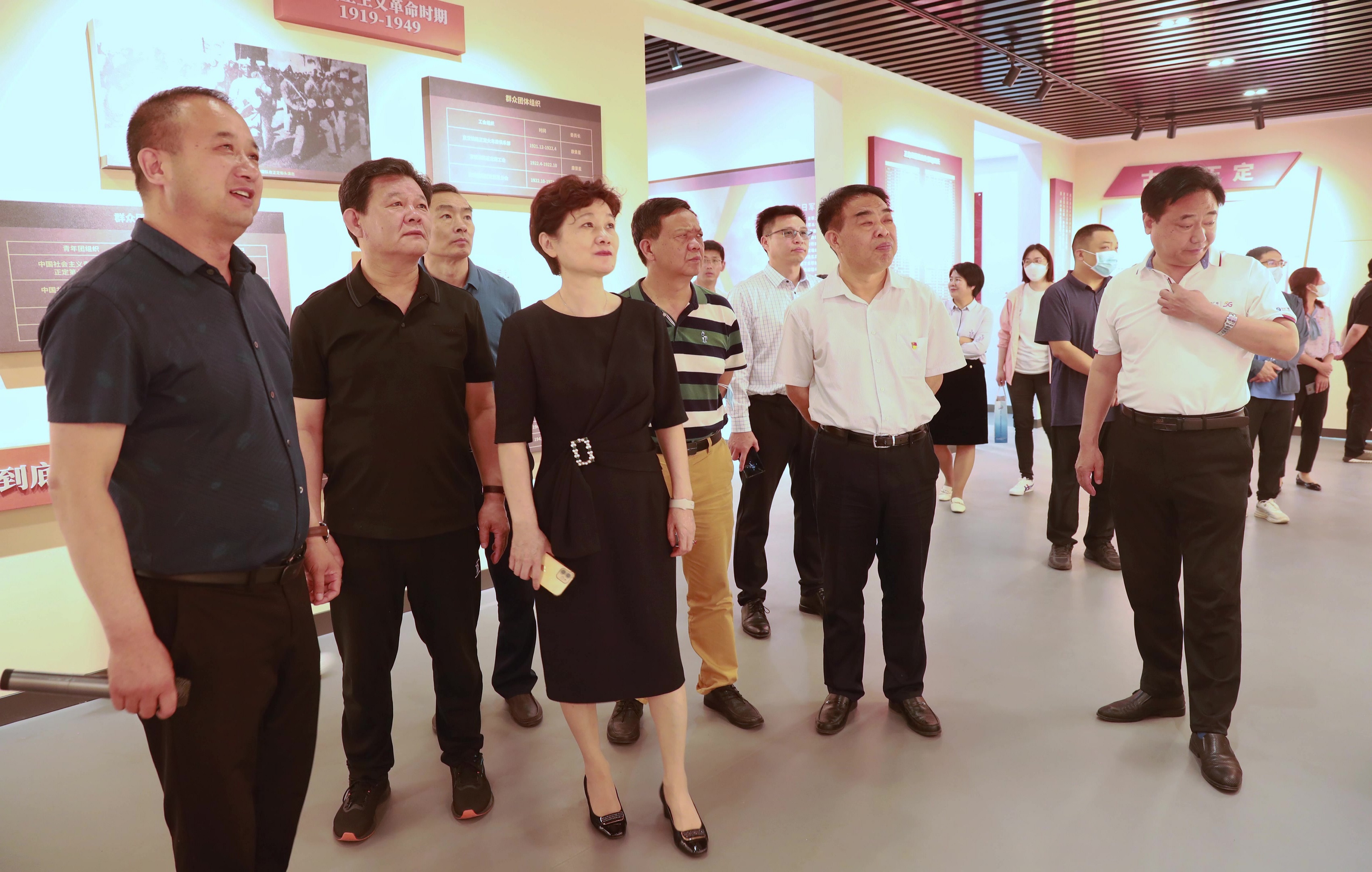 图片默认标题_fororder_3.参观岸下村史馆