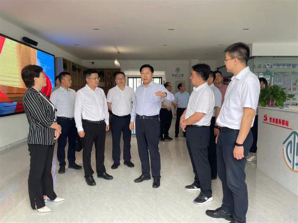 （张）四川省总工会党组书记、副主席宋开慧到旌阳区调研_fororder_mmexporta8f4476638e6567e1b3a7ce61537b3d4_1685004245785