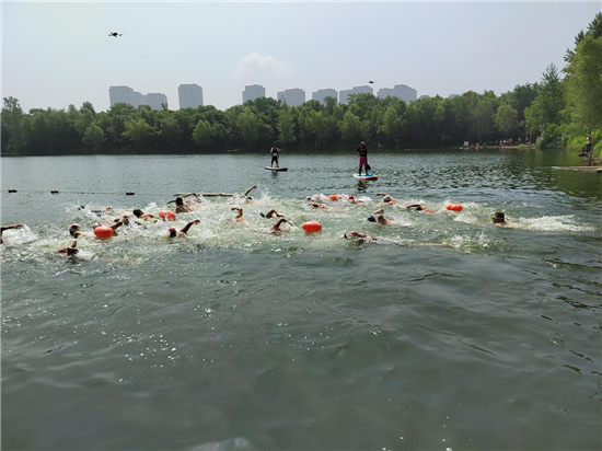沈阳现代化都市圈首届游泳邀请赛暨2023沈河区第二届浑河公开水域国际友谊赛开赛_fororder_浑河图1