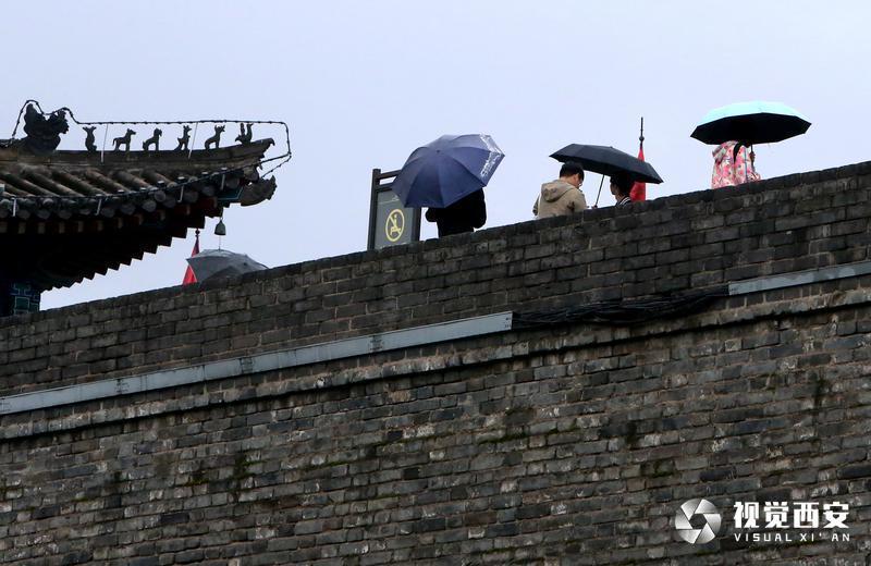 雨中饱览古城景色
