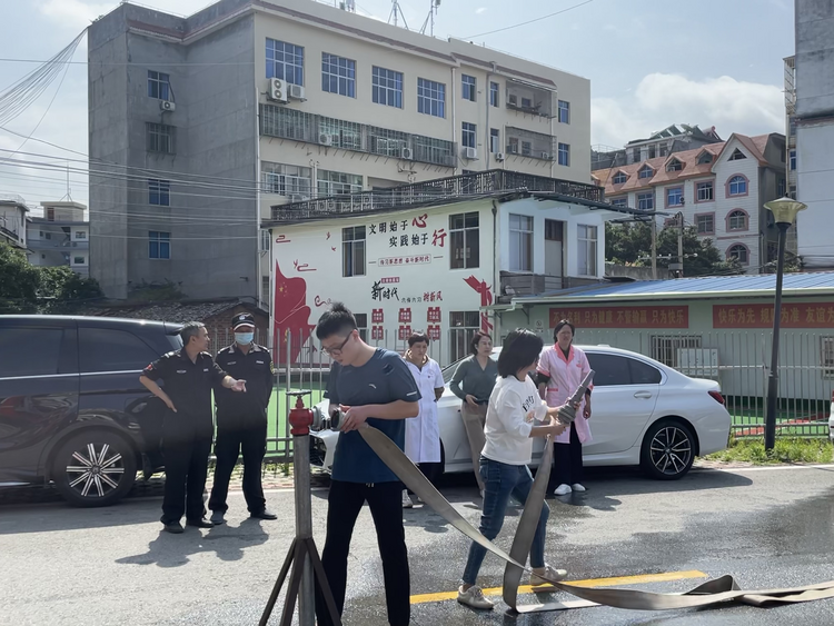 赣州市宁都县消防救援大队组织开展“一警六员”实操实训_fororder_2-2