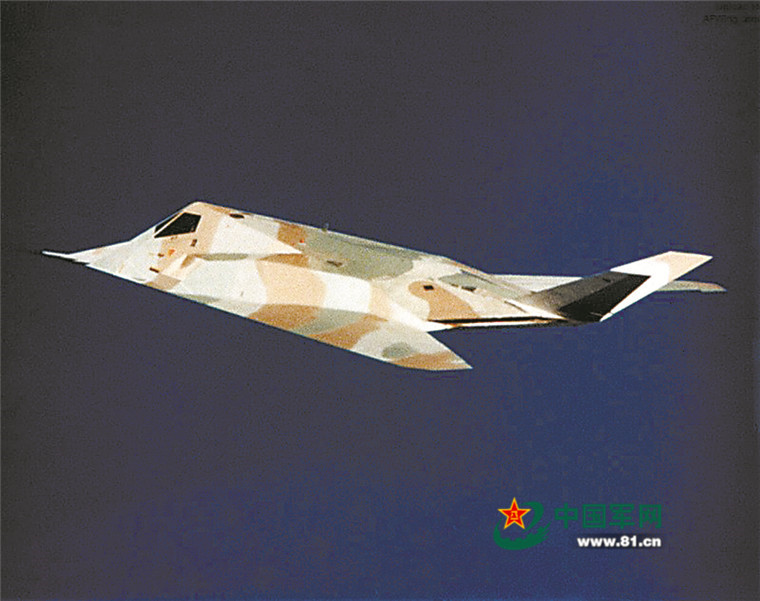 一代传奇F-117A“夜鹰”战机何以遭淘汰？