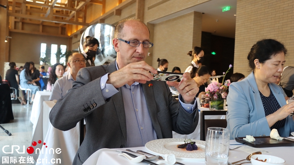 Cruzando la montaña y el mar, la gastronomía china y la de España se encuentran en el paladar_fororder_6