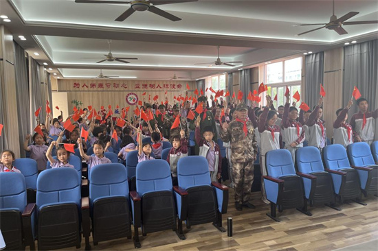 南通启东：老兵宣讲进校园 红色薪火代代传_fororder_图片9