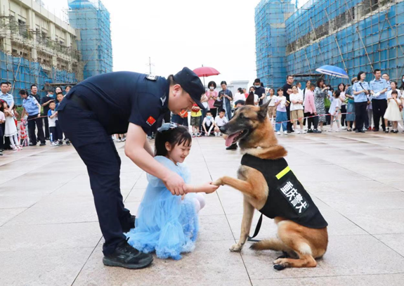 【原创】重庆刑侦总队举办“童心协力·守护平安”警营开放日活动_fororder_微信图片_20230602133802