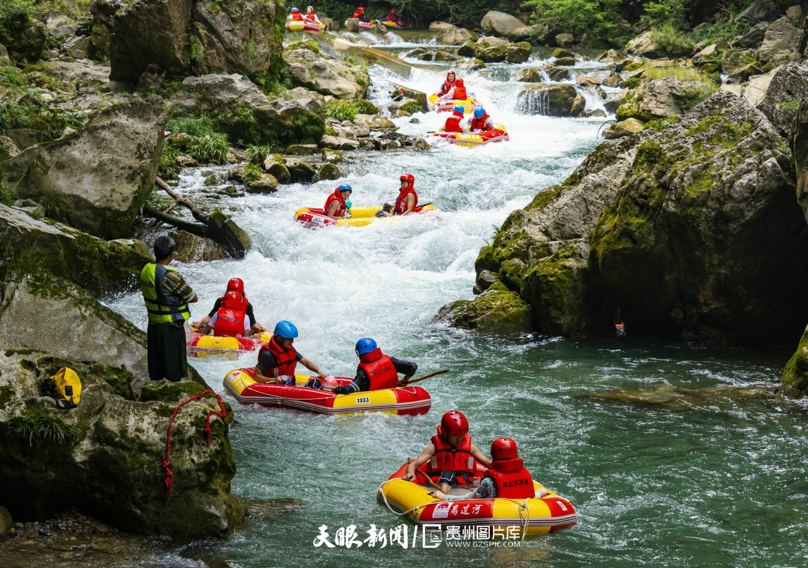 避暑天堂贵州邀您“逐梦山水间”