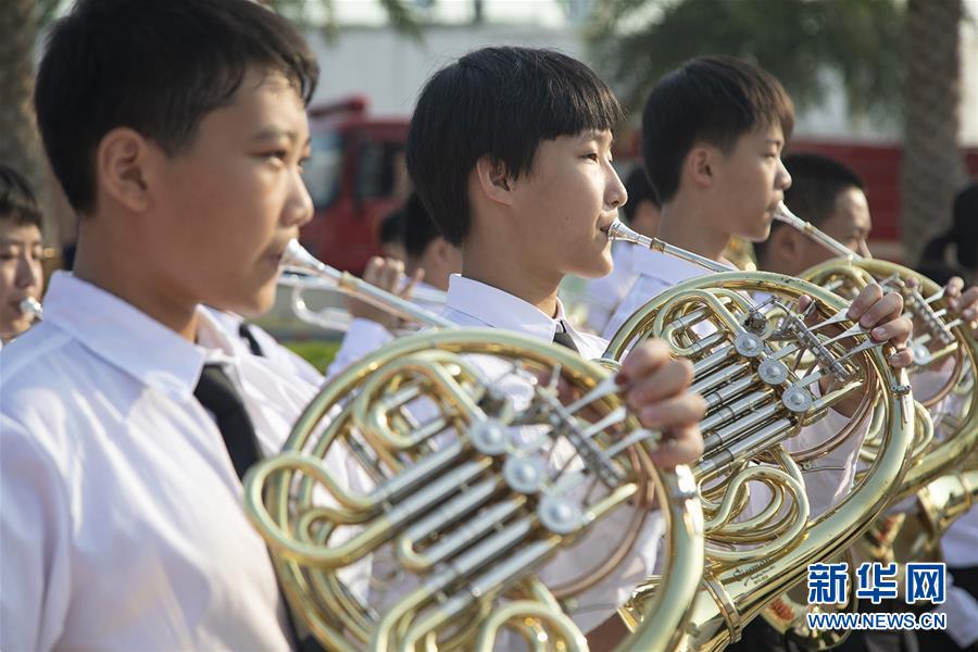 珠海万人齐唱 庆祝新中国成立70周年
