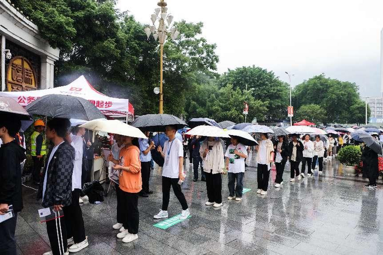 （张）达州宣汉全力以赴为高考学生“保驾护航”_fororder_图片1