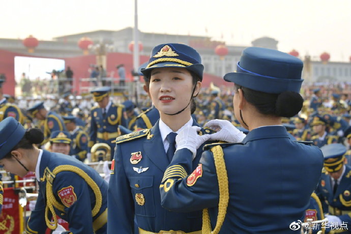 新中国阅兵史上最大规模军乐团亮相国庆70周年庆祝活动现场