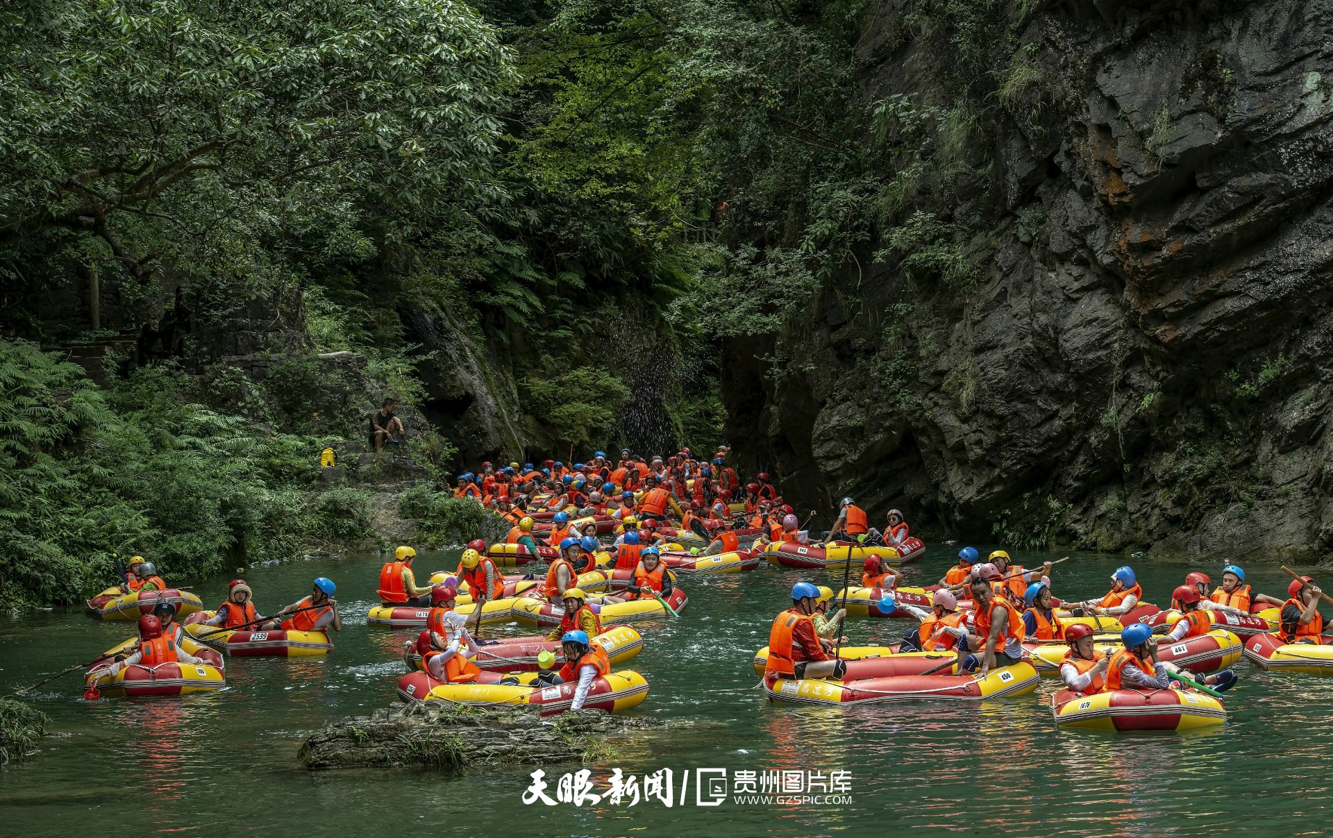 避暑天堂贵州邀您“逐梦山水间”