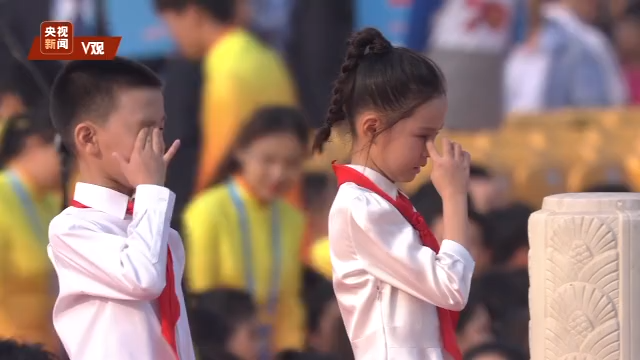 最强背景音乐丨超萌！广场上的小可爱们也准备好了