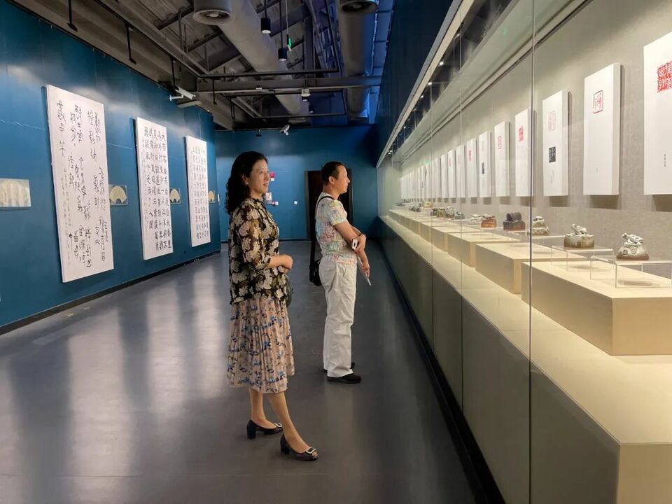 “摩挲钟鼎 陶写本心——韩天雍篆书篆刻新作展”在韩天衡美术馆揭幕