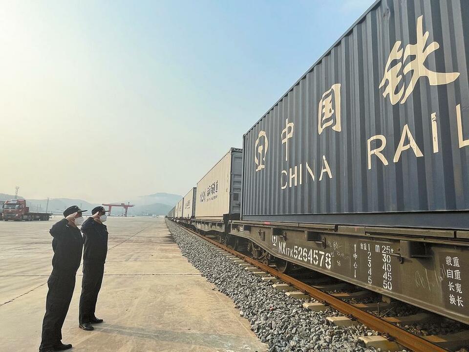 昆明海关：为中老铁路添成色_fororder_e77