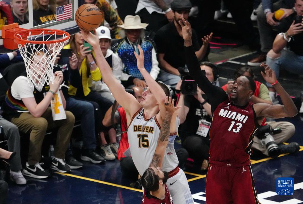 NBA总决赛：掘金队夺得总冠军 约基奇荣膺MVP