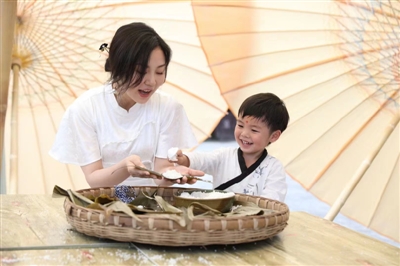 （转载）百舟竞渡、包粽子、抢鸭子、挂艾草、佩香囊……四川多项活动带你潮玩端午