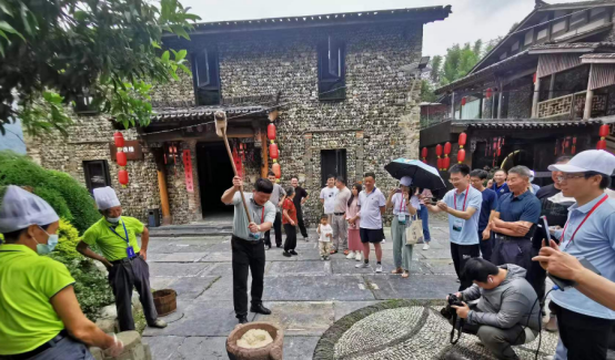 德兴：“石头部落”开出“致富花”