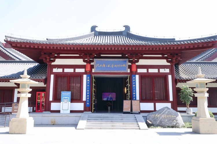 走进陕西唐三彩艺术博物馆 揭秘“唐三彩”的故事