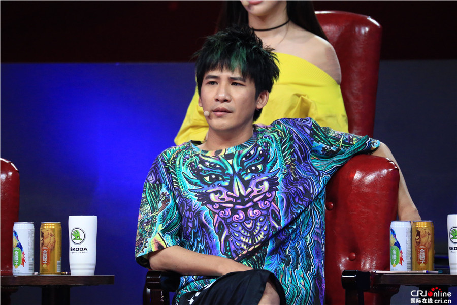 《蒙面唱将》本周开播 大张伟猜评段子不断