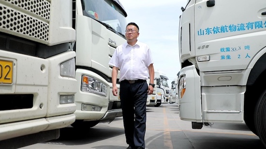 收藏解放卡车 澎湃创业新篇 近400辆只认解放为什么？_fororder_image001