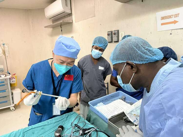 援外日记｜听说将主刀一台腹腔镜手术，他高兴得像个孩子