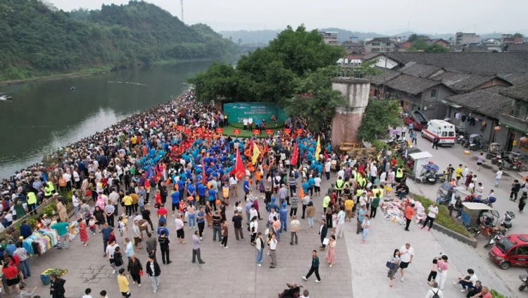 （张）乐山：包粽子、赛游泳、逛古镇……犍为清溪古镇端午好热闹_fororder_微信图片_20230622213507