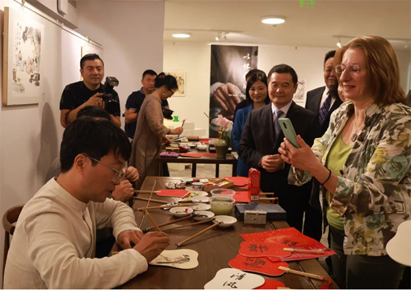 乐山茶亮相东欧 “茶和天下”雅集活动在保加利亚举行_fororder_未标题-2