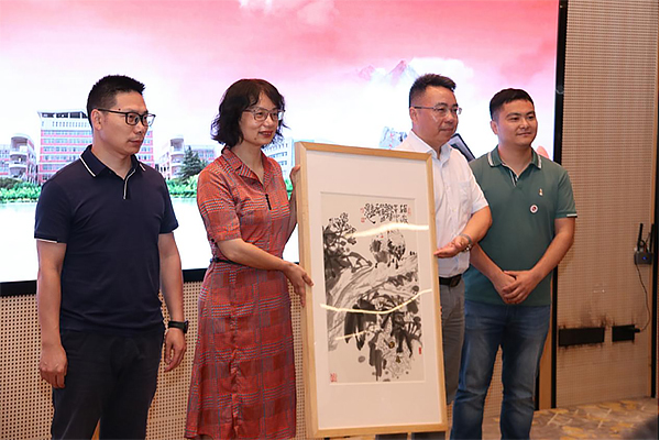 西华师大新闻传播学院校友分会正式成立 88岁老校友深情表白母校_fororder_未标题-5