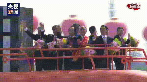 我是中央企业方阵！请检阅！