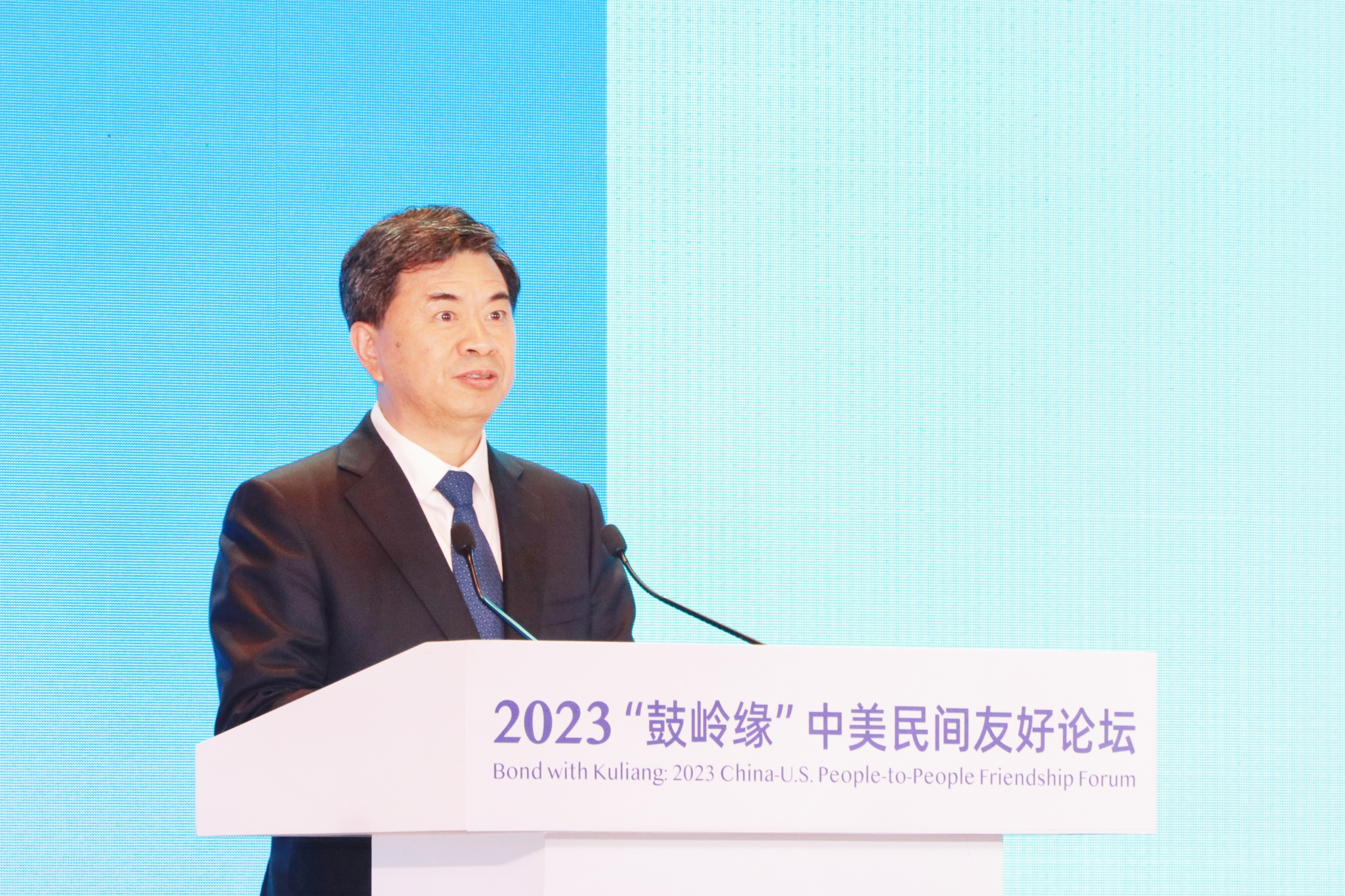 图片默认标题_fororder_中共福建省委书记、省人大常委会主任周祖翼宣读贺信并致辞