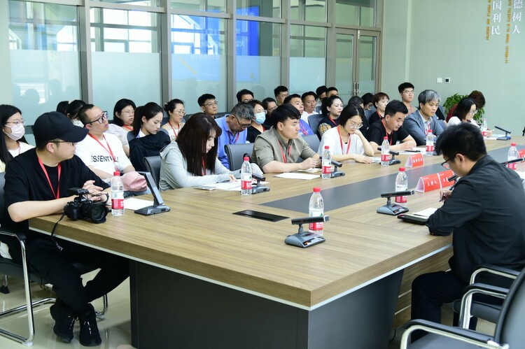 校企如何“合作双赢”？看中原科技学院如何让专业的“鞋”更适合产业的“脚”