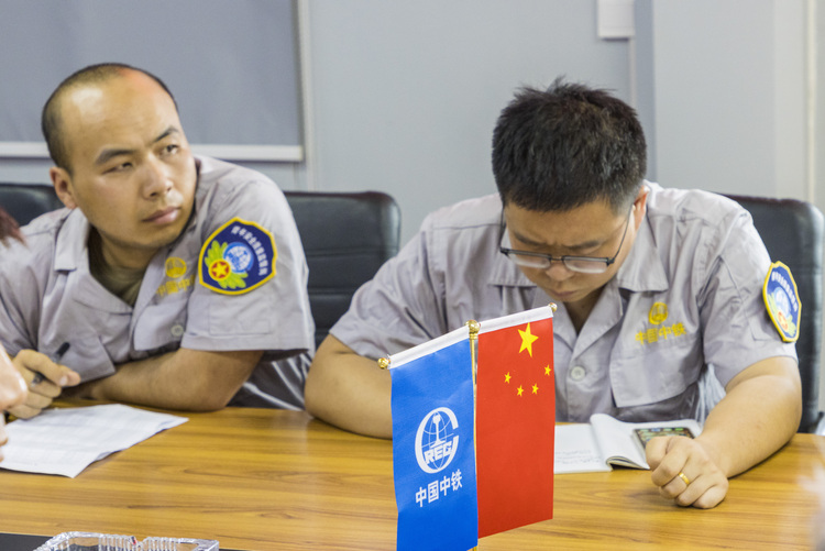 中铁七局西安航天基地市政项目部安全生产月总结交流会圆满举办_fororder_青安岗现场记录-王庆明摄.JPG