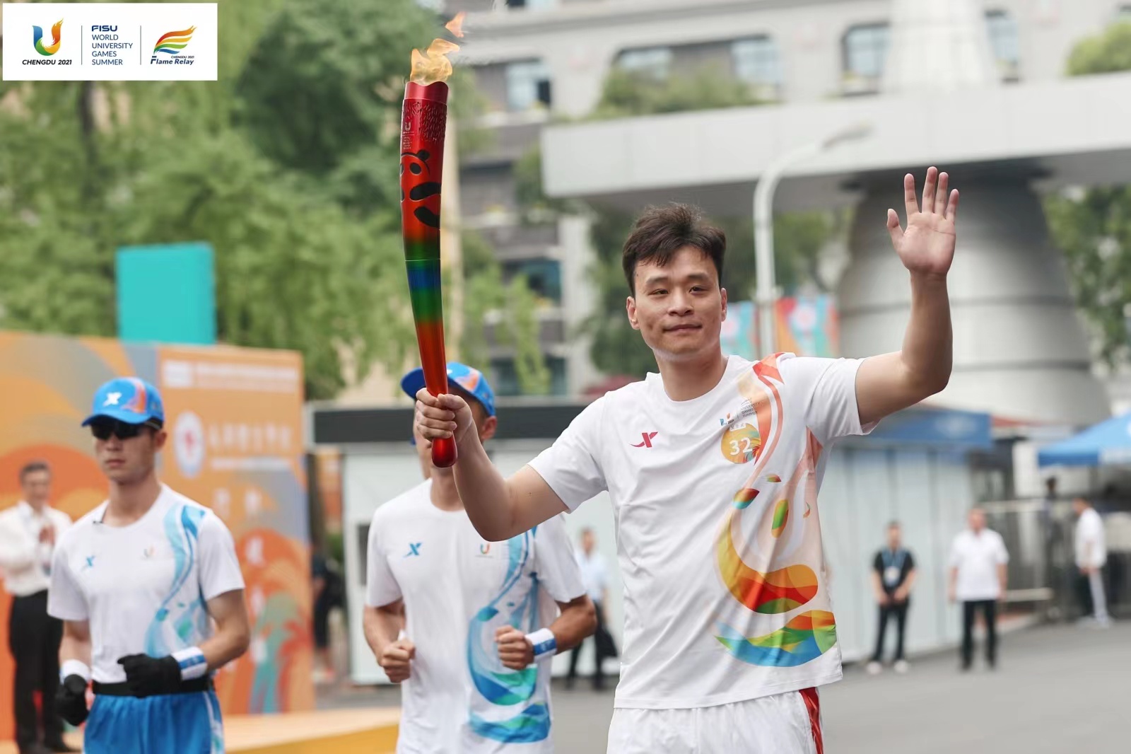 （张）成都第31届世界大学生夏季运动会火炬传递成都站首日活动启动_fororder_微信图片_20230702125945