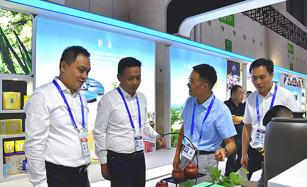 （张）自贡市荣县组织企业参展第十九届西博会_fororder_1展会现场