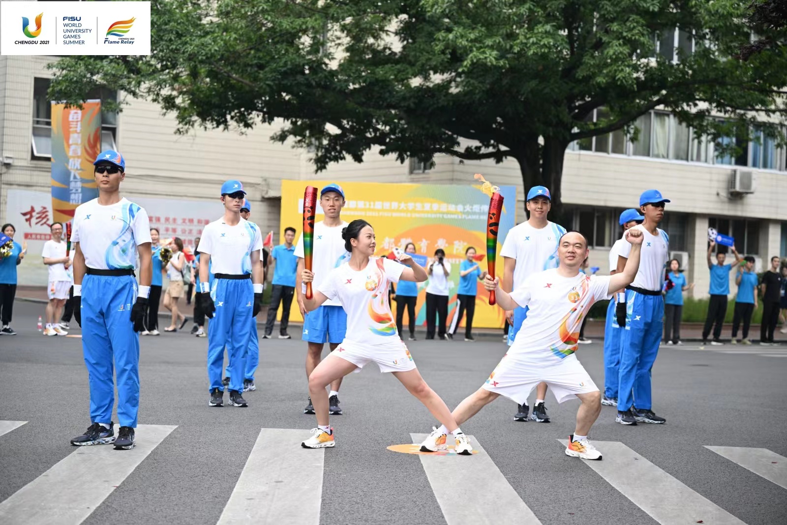 （张）成都第31届世界大学生夏季运动会火炬传递成都站首日活动启动_fororder_微信图片_20230702125942