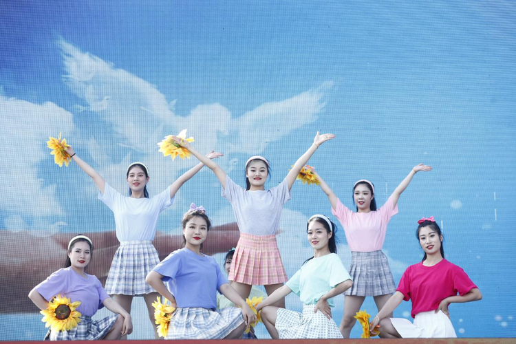 （张）2023成都·温江汪家湾花海农旅丰收季暨大学生乡村美食音乐赛正式开幕_fororder_图片2