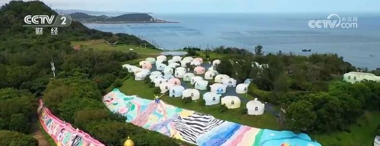 “多巴胺美景”点亮夏日旅游新坐标 带动周边旅游线路发展