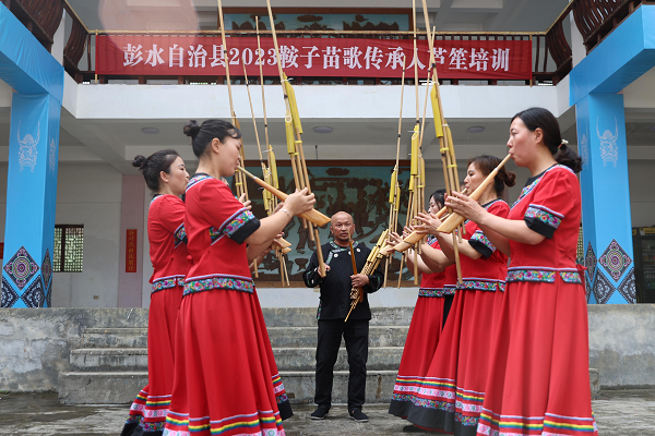 重庆彭水：芦笙培训进苗寨_fororder_图片1