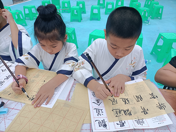 成都东部新区石板凳街道开展“学国学礼仪”文化交流活动_fororder_活动现场-供图-供图__成都东部新区石板凳街道办
