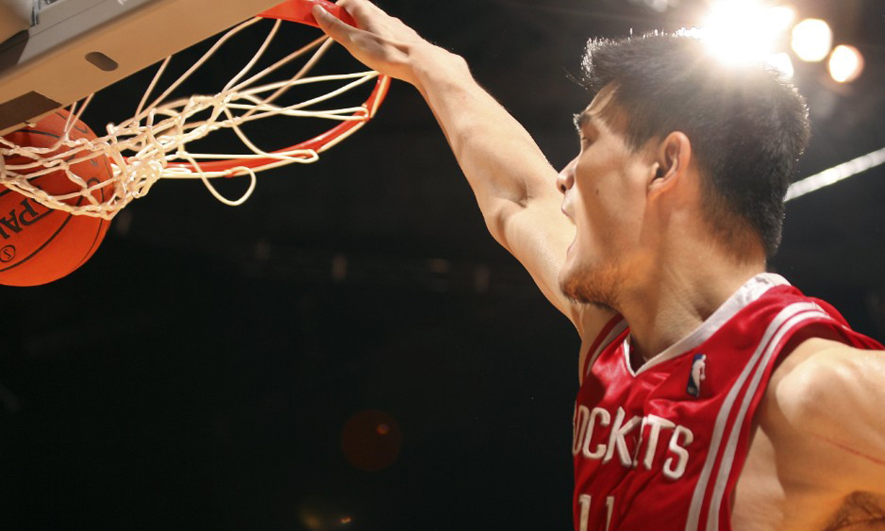 【名人堂姚明】:“中国红”在NBA赛场永飘扬