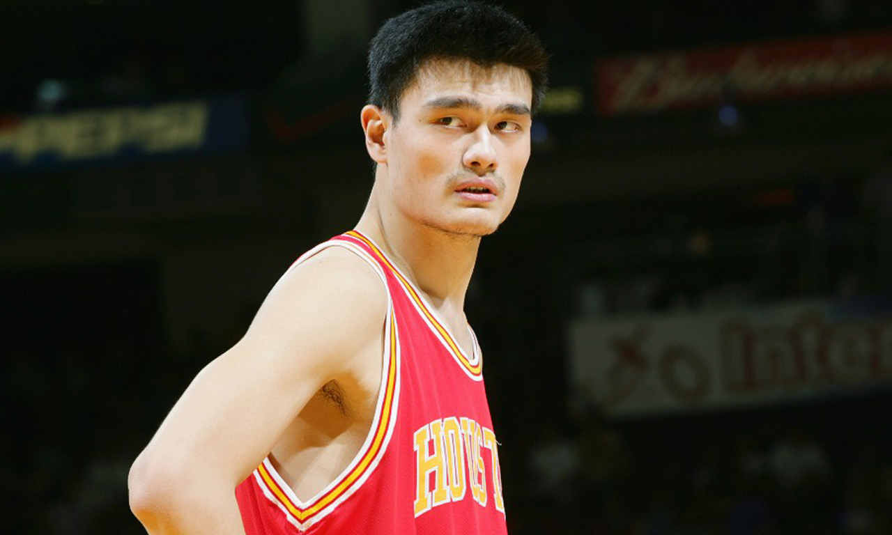 【名人堂姚明】:“中国红”在NBA赛场永飘扬