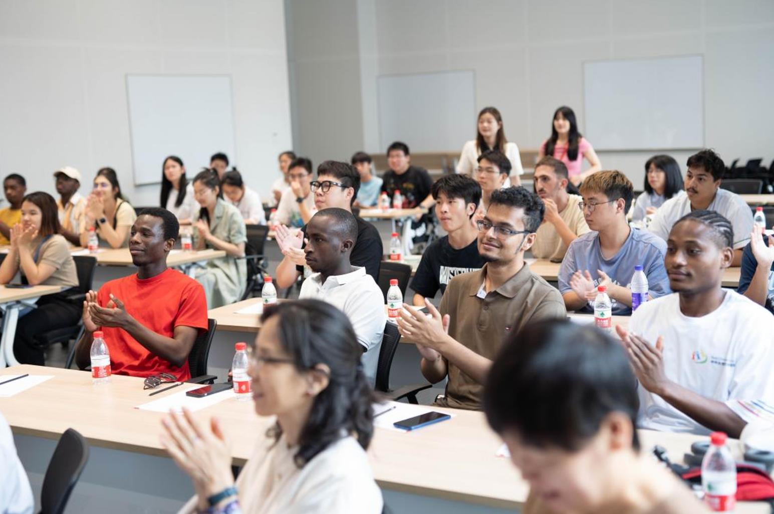 浙江科技学院来华留学生走进浙江高新技术企业  感知数字化改革成果_fororder_微信截图_20230717120139