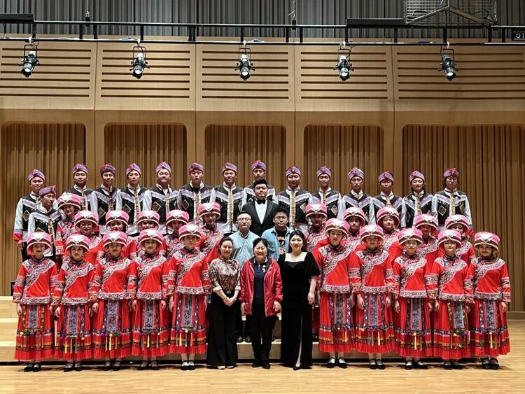 喜报！数字媒体与表演学院教师指导的吉利学院合唱团在国际A类赛事世界合唱节中斩获金奖