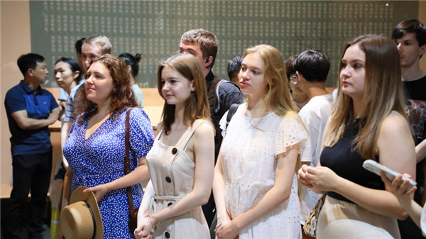 Students from Five Countries Experience the Charm of Chinese Culture in Liaoning Province_fororder_Picture3