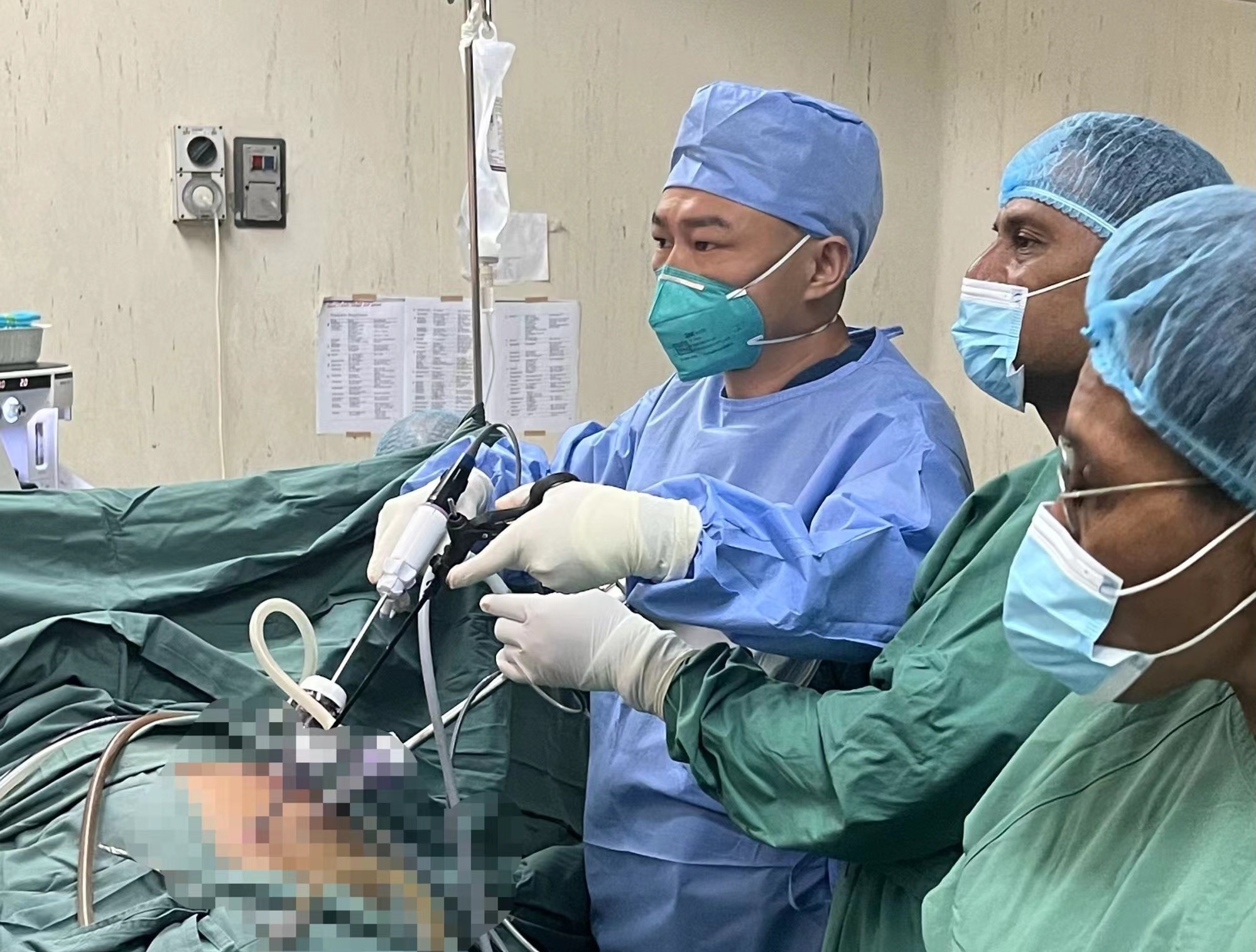 援外日记｜听说将主刀一台腹腔镜手术，他高兴得像个孩子
