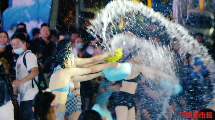 7月28日去张家界“泼水”吧！万福温泉等你来狂欢