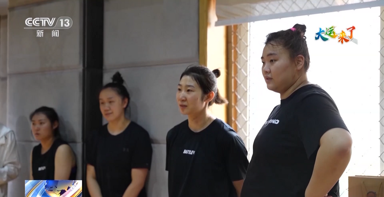 姑娘们已经准备好了！中国大学生女子篮球队的备战时刻激情飞扬→