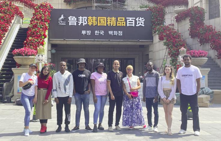 【原创】外国友人走进青岛鲁邦风情街 感受城阳文旅魅力_fororder_图片1