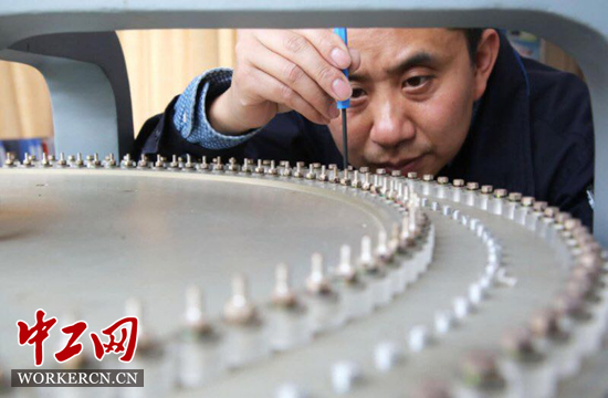 【中国梦·大国工匠篇】游洪建：一生磨一剑
