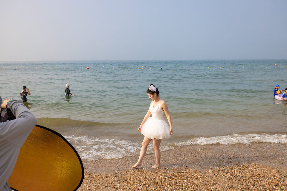 烟台海边感受夏日静谧的清凉